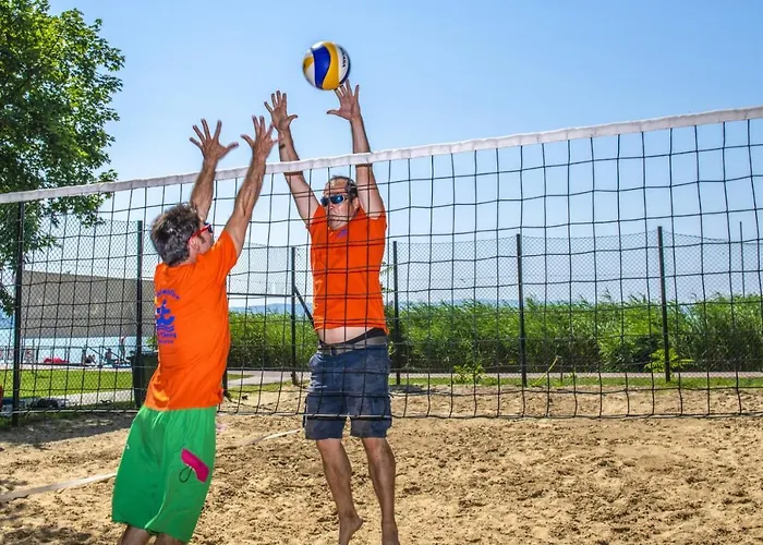 提哈尼俱乐部简易别墅酒店 假日公园