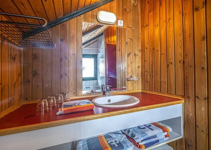 提哈尼俱乐部简易别墅酒店 假日公园 4*