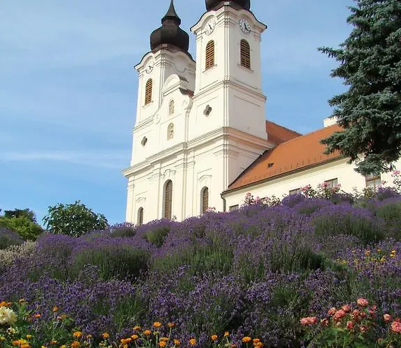 假日公园 提哈尼俱乐部简易别墅酒店 蒂豪尼
